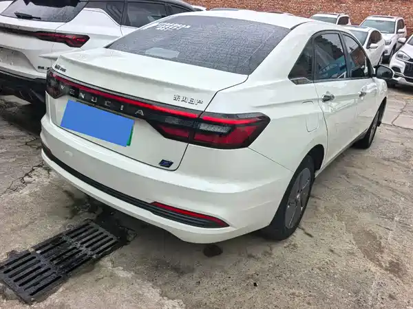Venucia D60 EV 2023