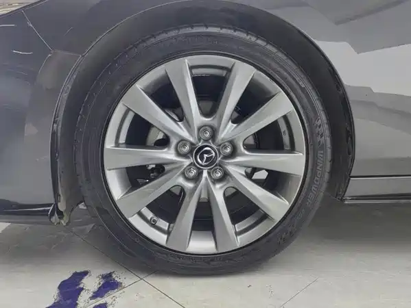 Mazda 3 Axela 2024
