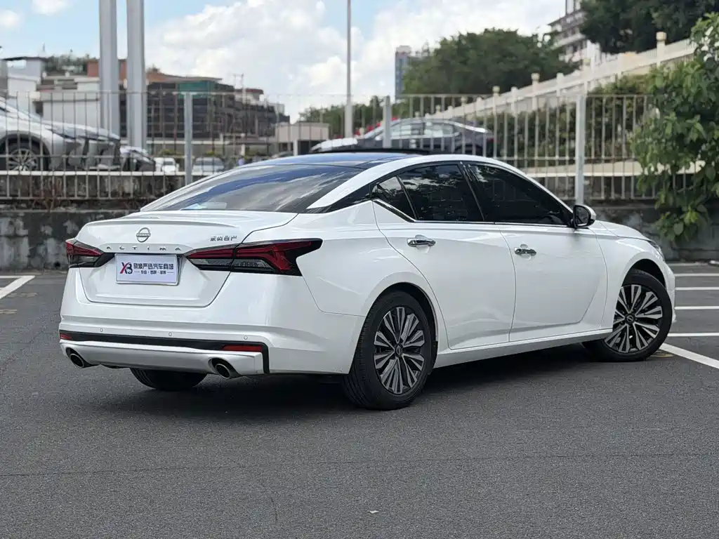 Nissan Teana 2023