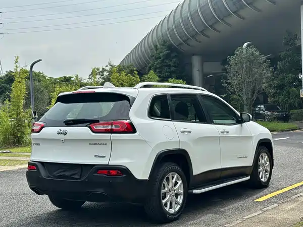 Jeep Cherokee 2016