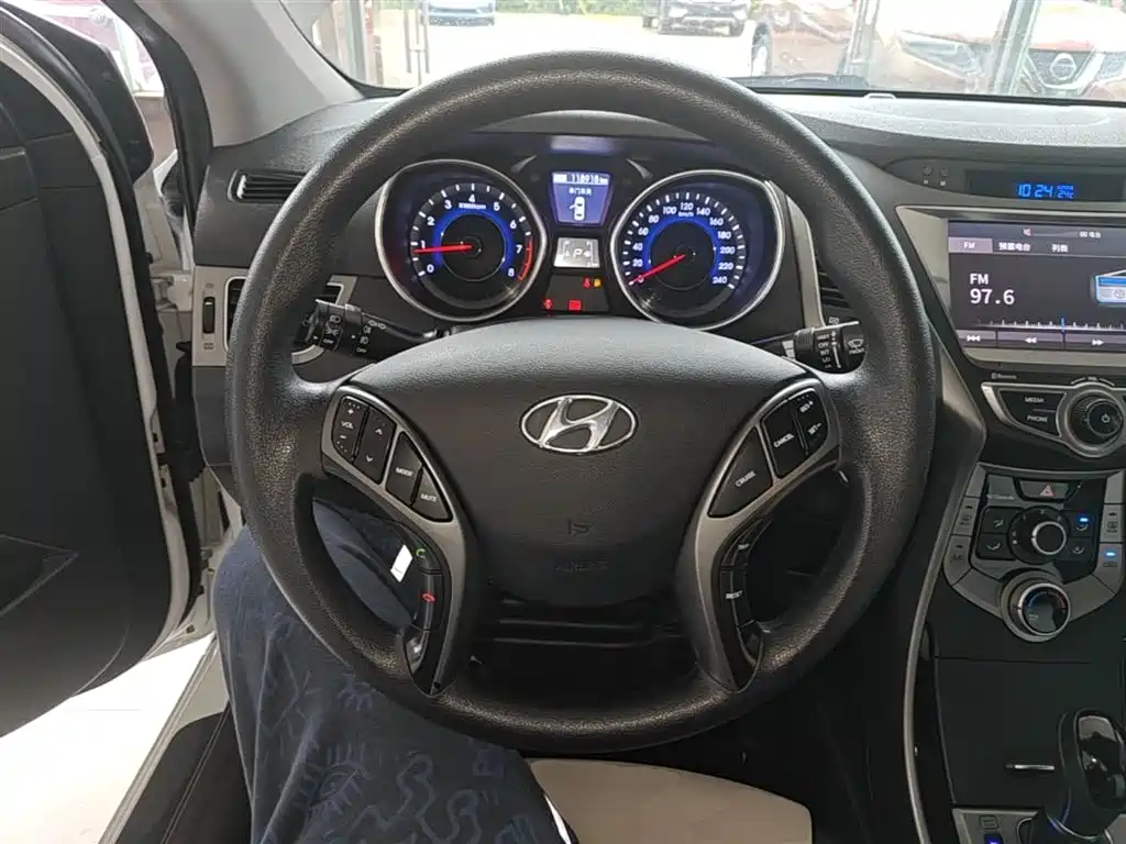 Hyundai Elantra Langdong 2016 — фото 11