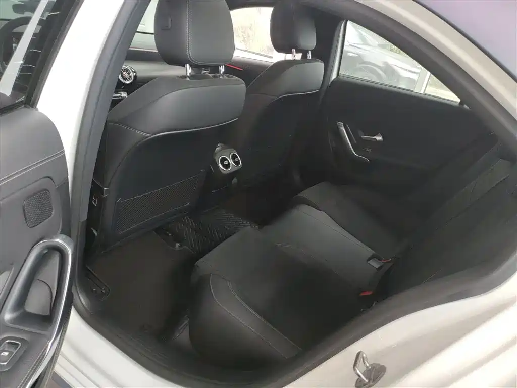 Mercedes-Benz A-Class 2020 — фото 17