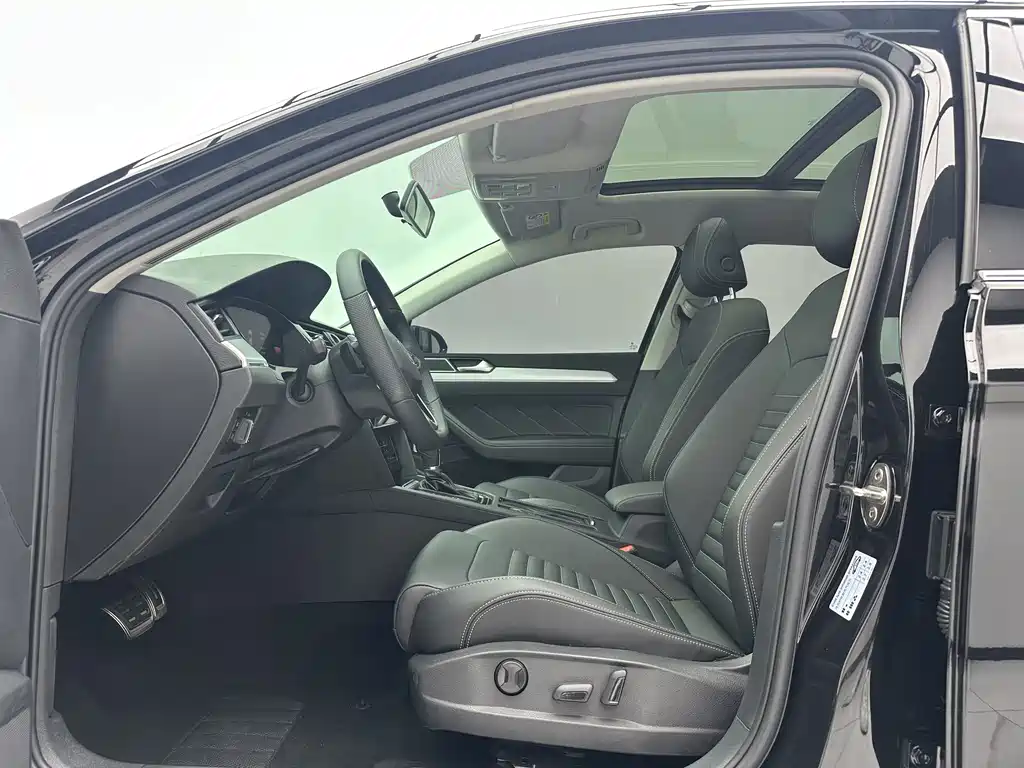 Volkswagen Magotan 2024
