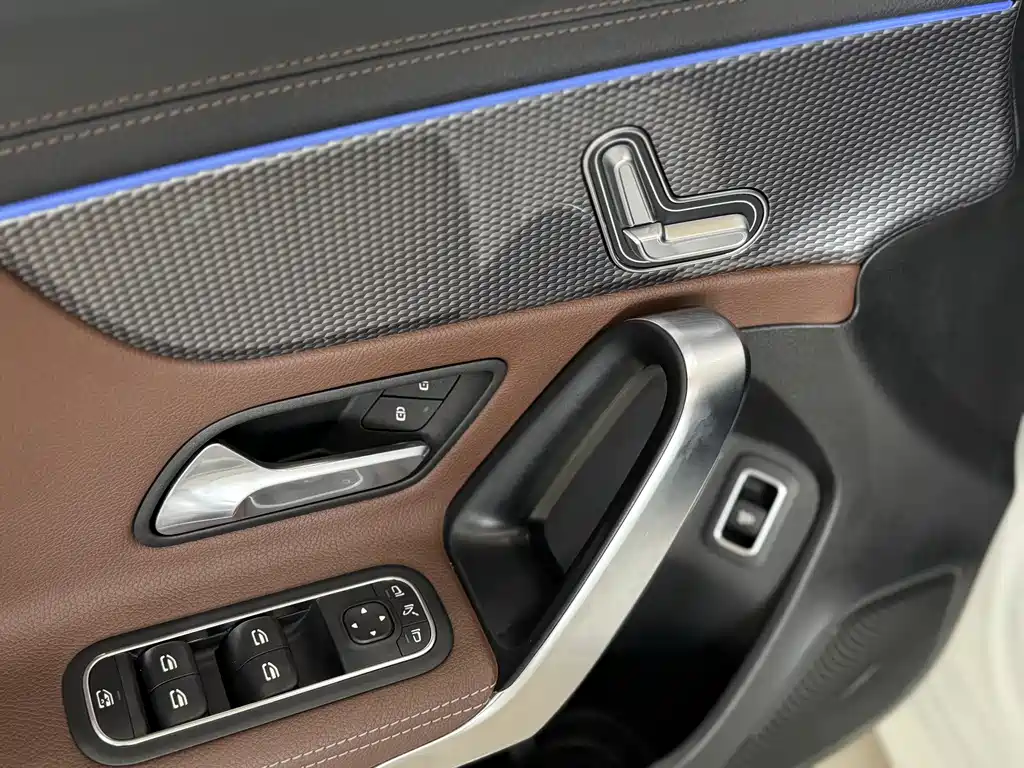 Mercedes-Benz A-Class 2020 — фото 12