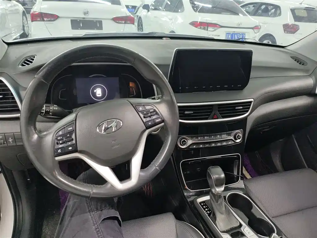 Hyundai Tucson 2020 — фото 11