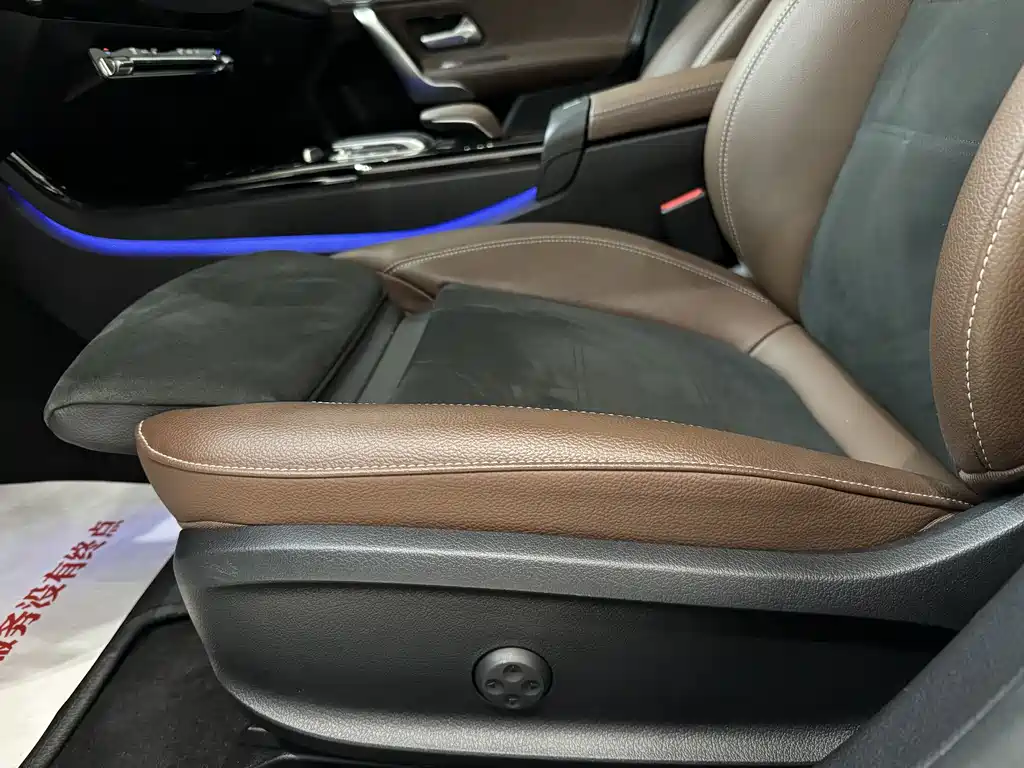 Mercedes-Benz A-Class 2020 — фото 14