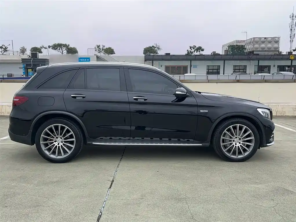 Mercedes-Benz GLC AMG 2018 — фото 4