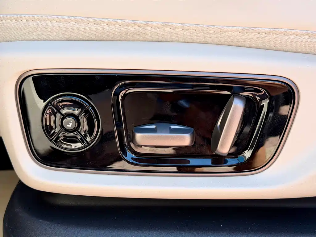 Li Auto Li MEGA 2025 — фото 7