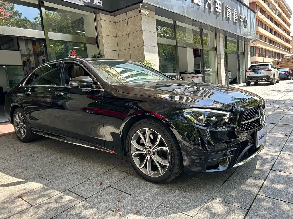 Mercedes-Benz E-Class 2023 — фото 3