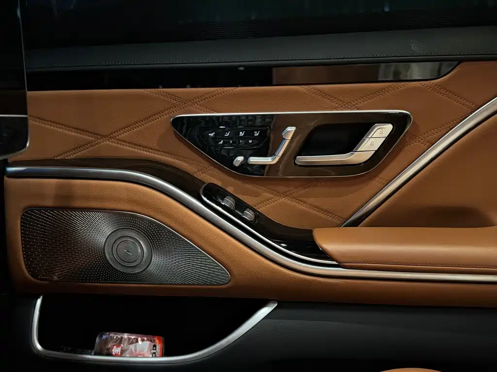 Mercedes-Benz Maybach S-Class 2021 — фото 13