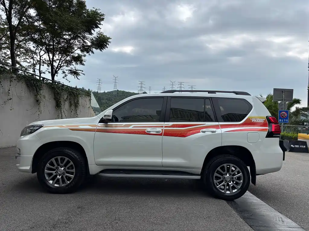 Toyota Prado 2018 — фото 8