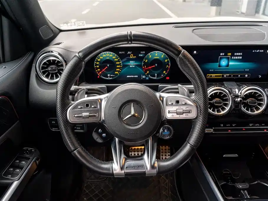 Mercedes-Benz GLB AMG 2022 — фото 13