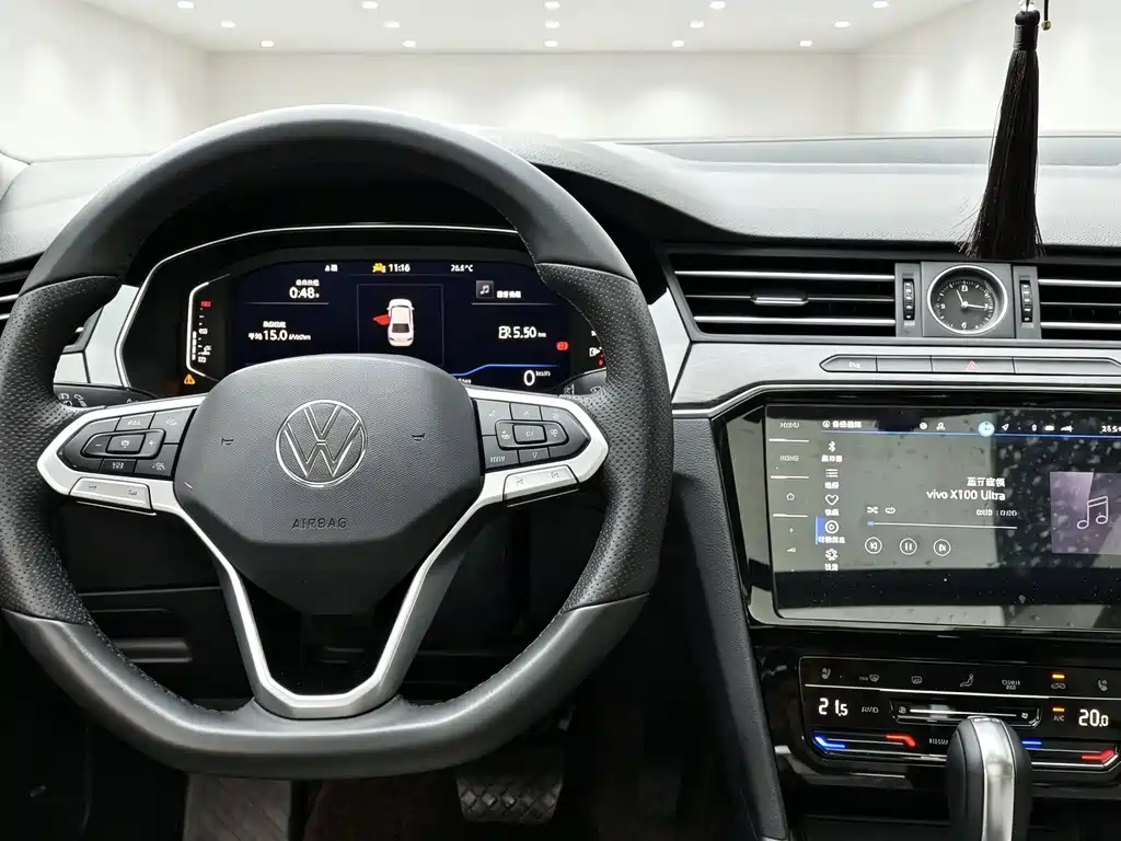 Volkswagen Magotan 2025