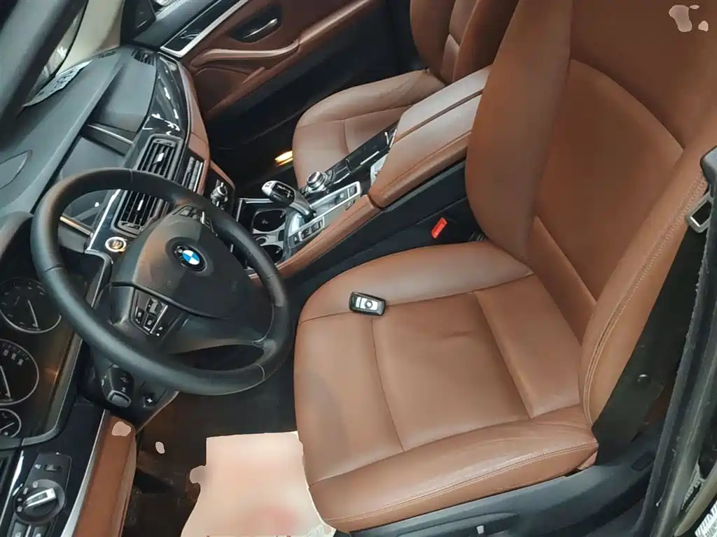 BMW 5 Series 2017 — фото 15
