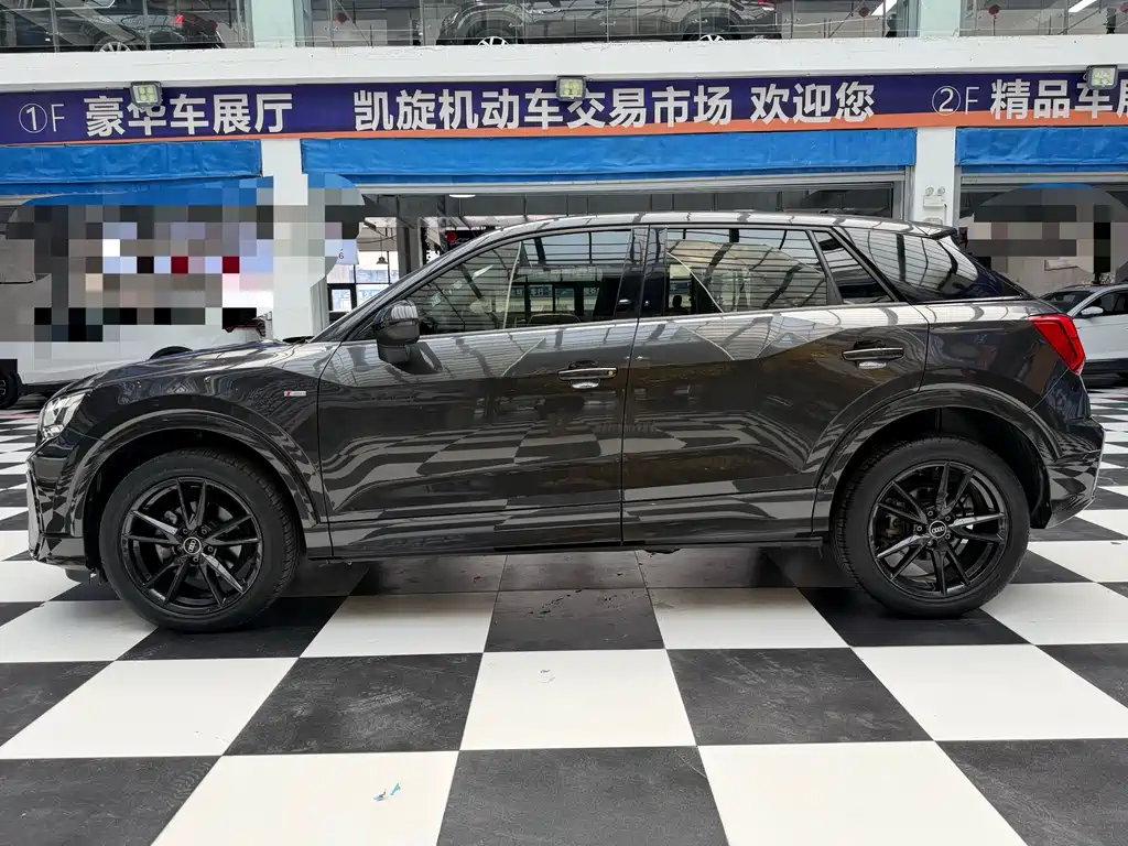 Audi Q2L 2022