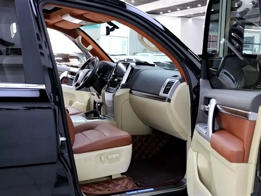 Toyota Land Cruiser 2017 — фото 17