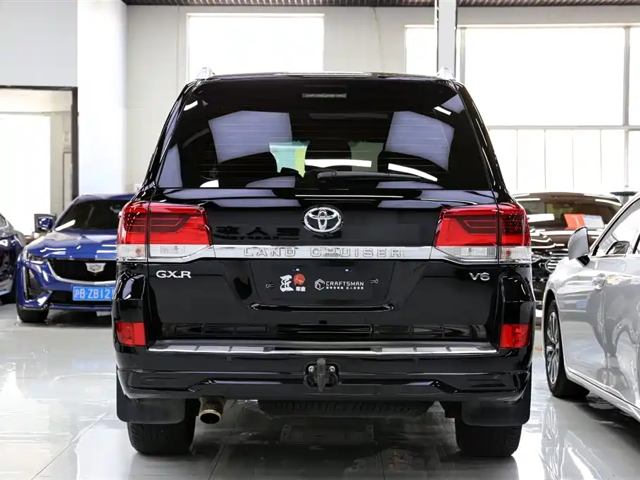 Toyota Land Cruiser 2017 — фото 21