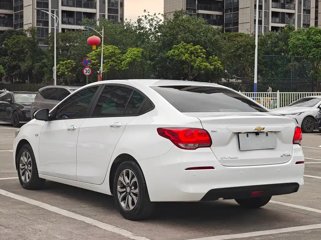Chevrolet Cavalier 2018 — фото 16