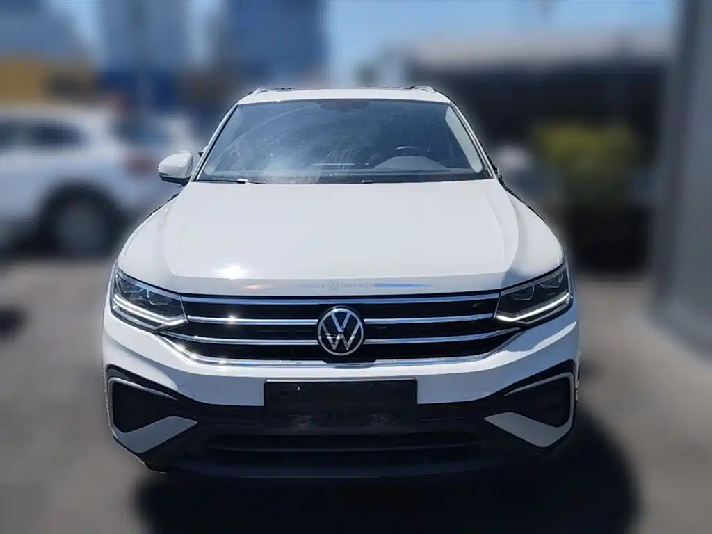 Volkswagen Tiguan L 2023 — фото 5