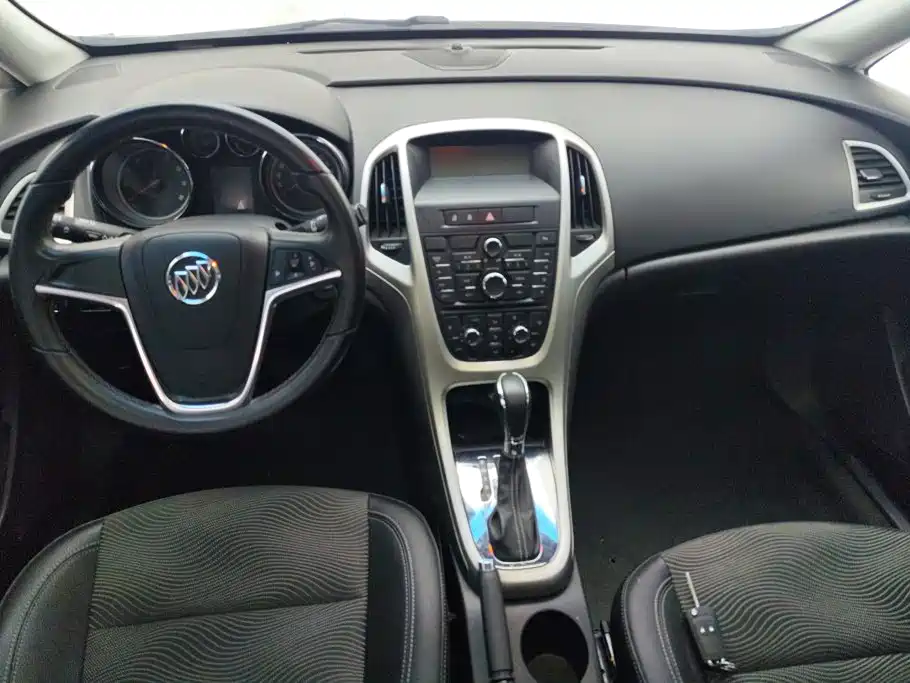 Buick Excelle GT 2012 — фото 12