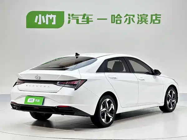 Hyundai Elantra 2022