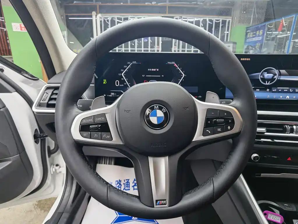 BMW 3 Series 2023 — фото 10