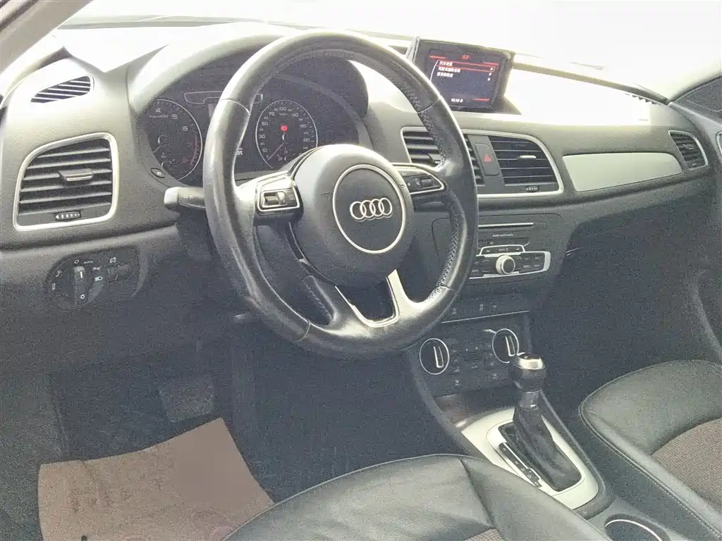 Audi Q3 2017 — фото 10