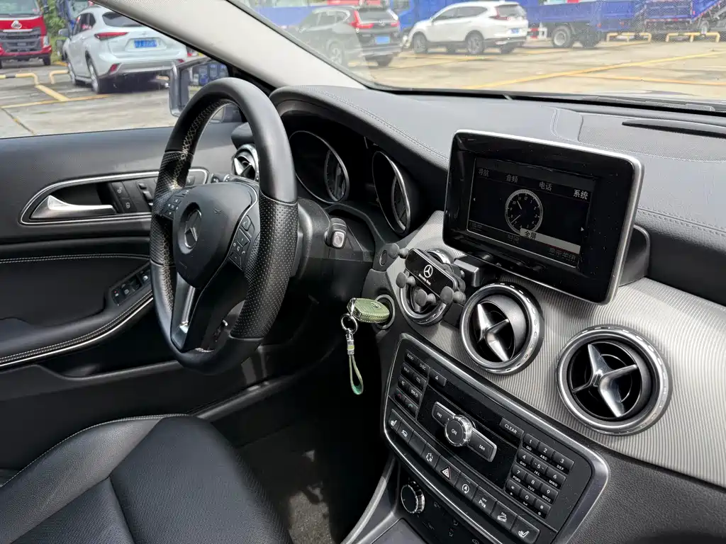 Mercedes-Benz GLA 2015 — фото 10