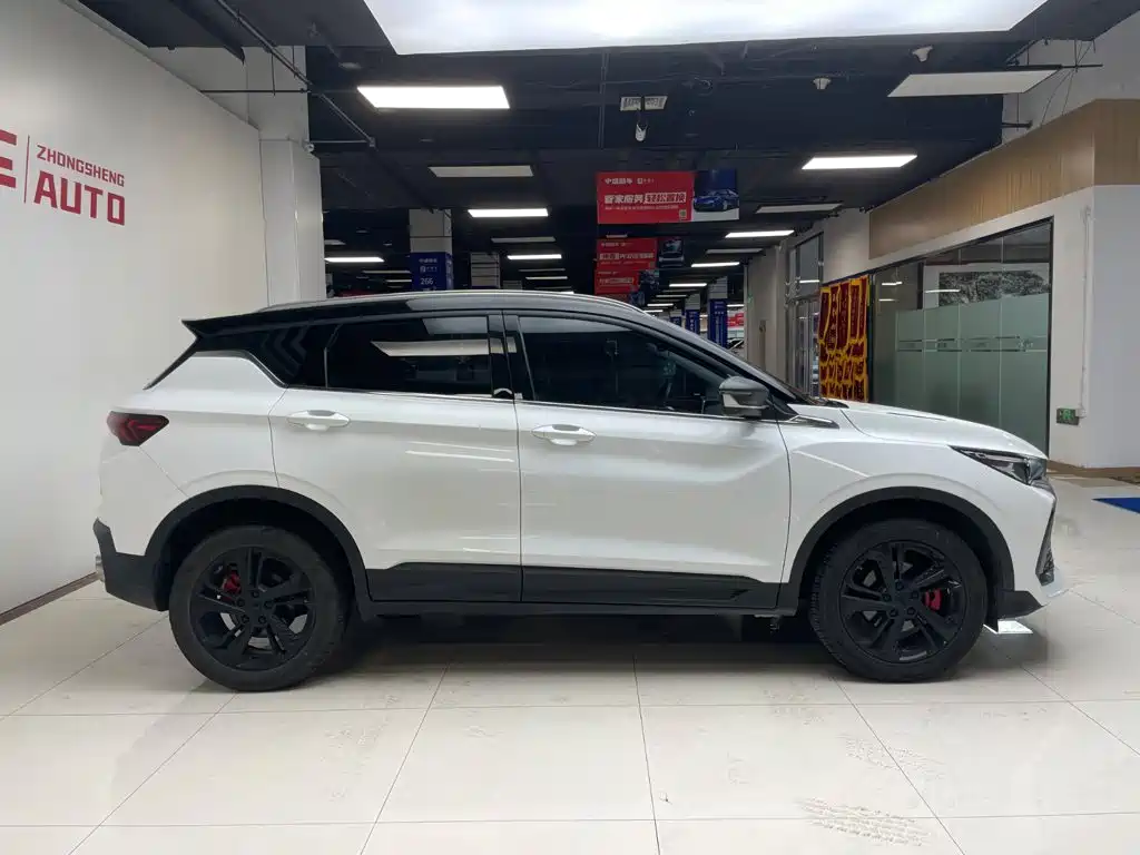 Geely Binyue 2022