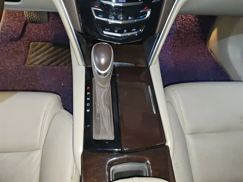 Cadillac XTS 2014 — фото 10