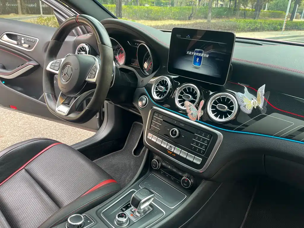 Mercedes-Benz GLA AMG 2018 — фото 12