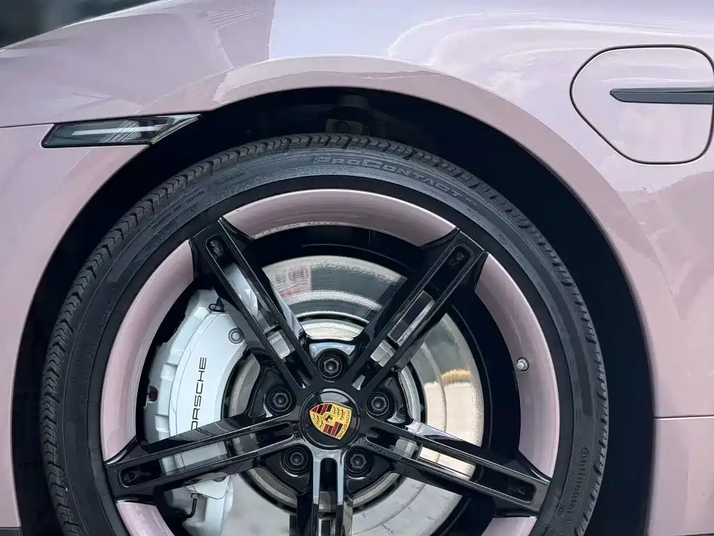 Porsche Taycan 2022