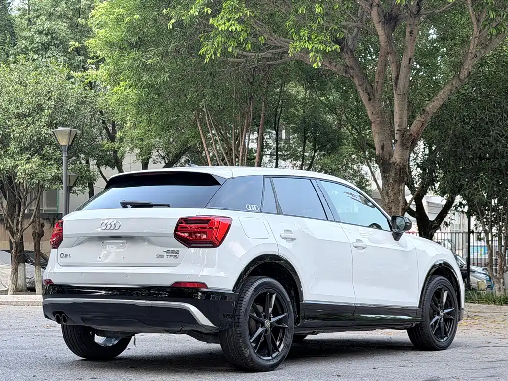 Audi Q2L 2018 — фото 15