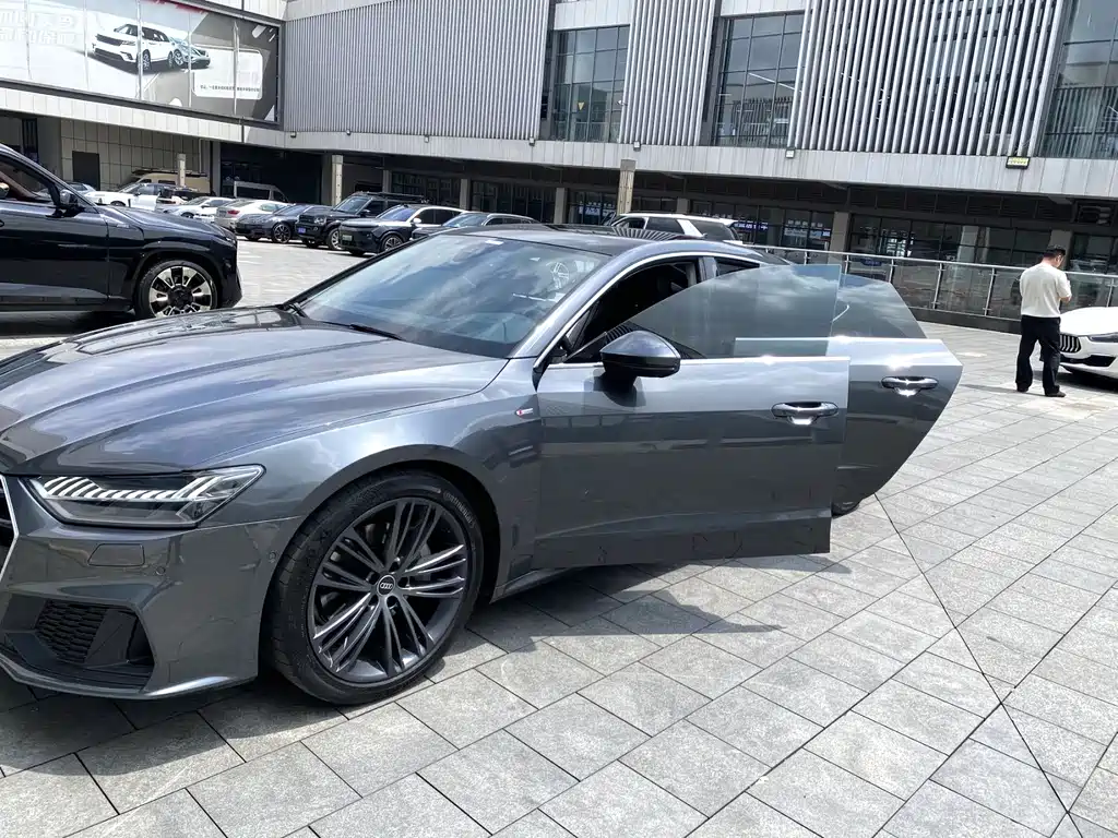 Audi A7 2023 — фото 3