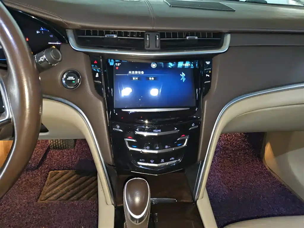 Cadillac XTS 2014 — фото 9