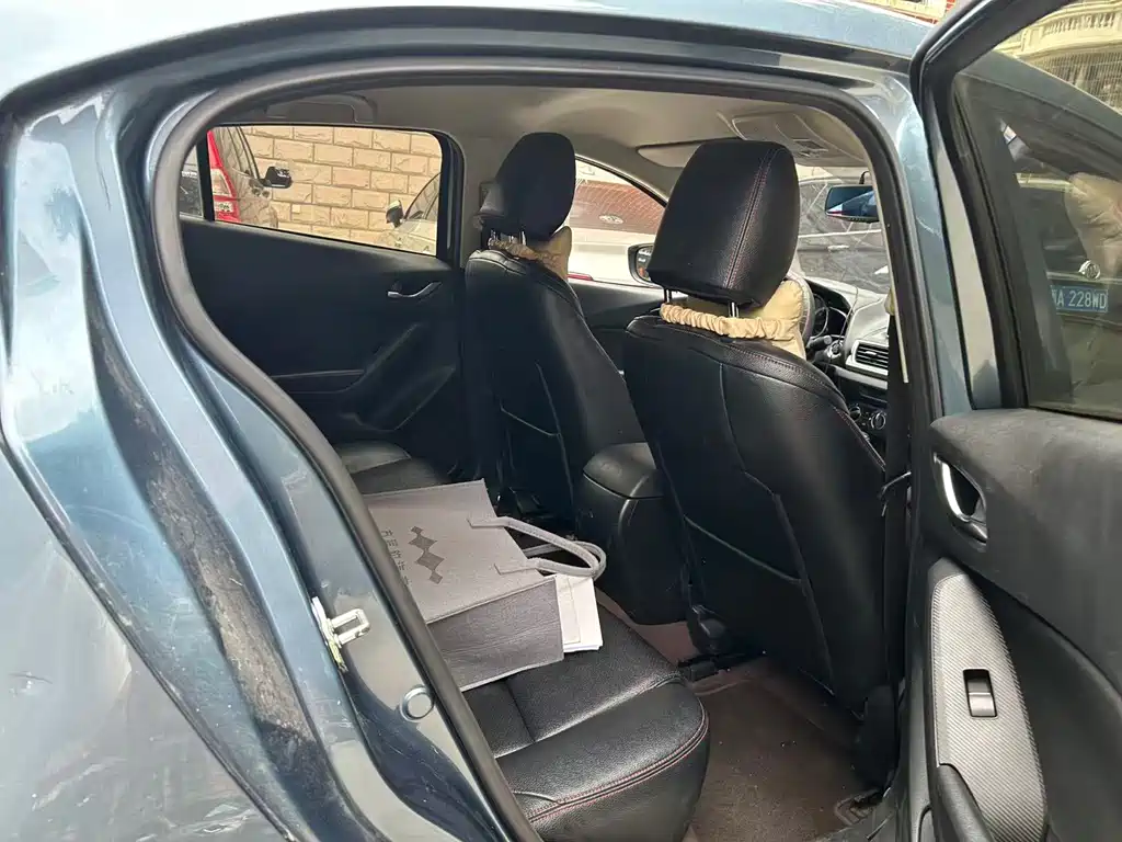 Mazda 3 Axela 2016