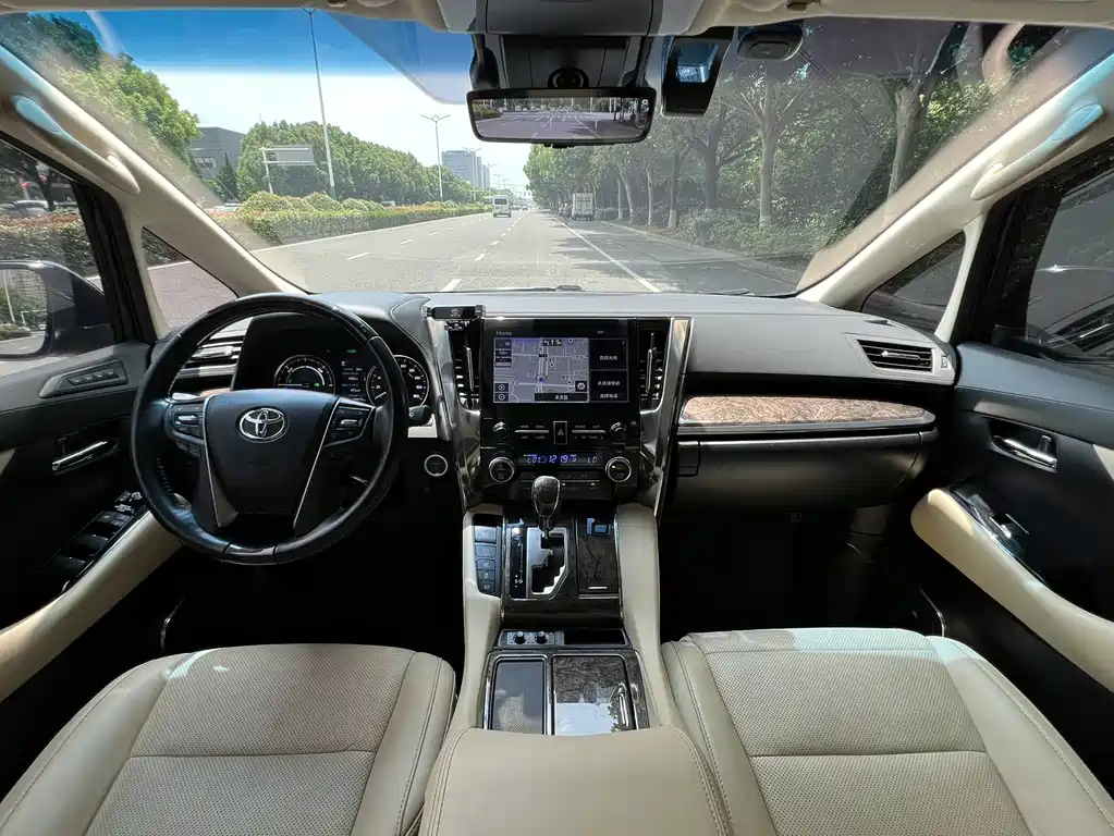 Toyota Vellfire 2021 — фото 22