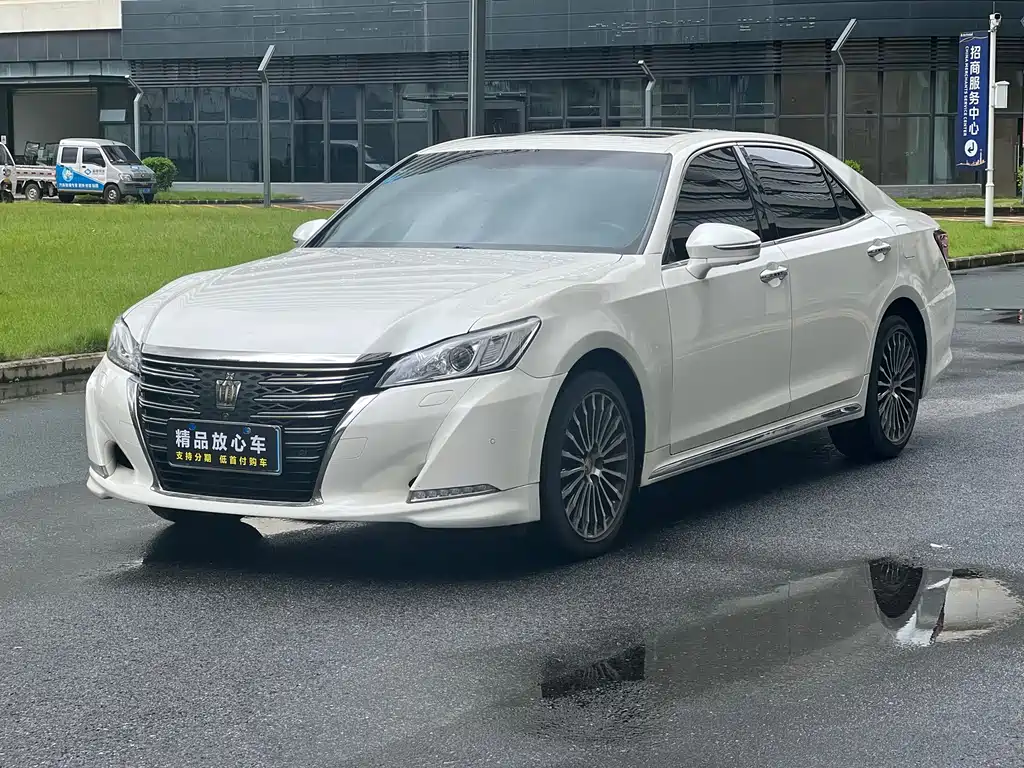 Toyota Crown 2019
