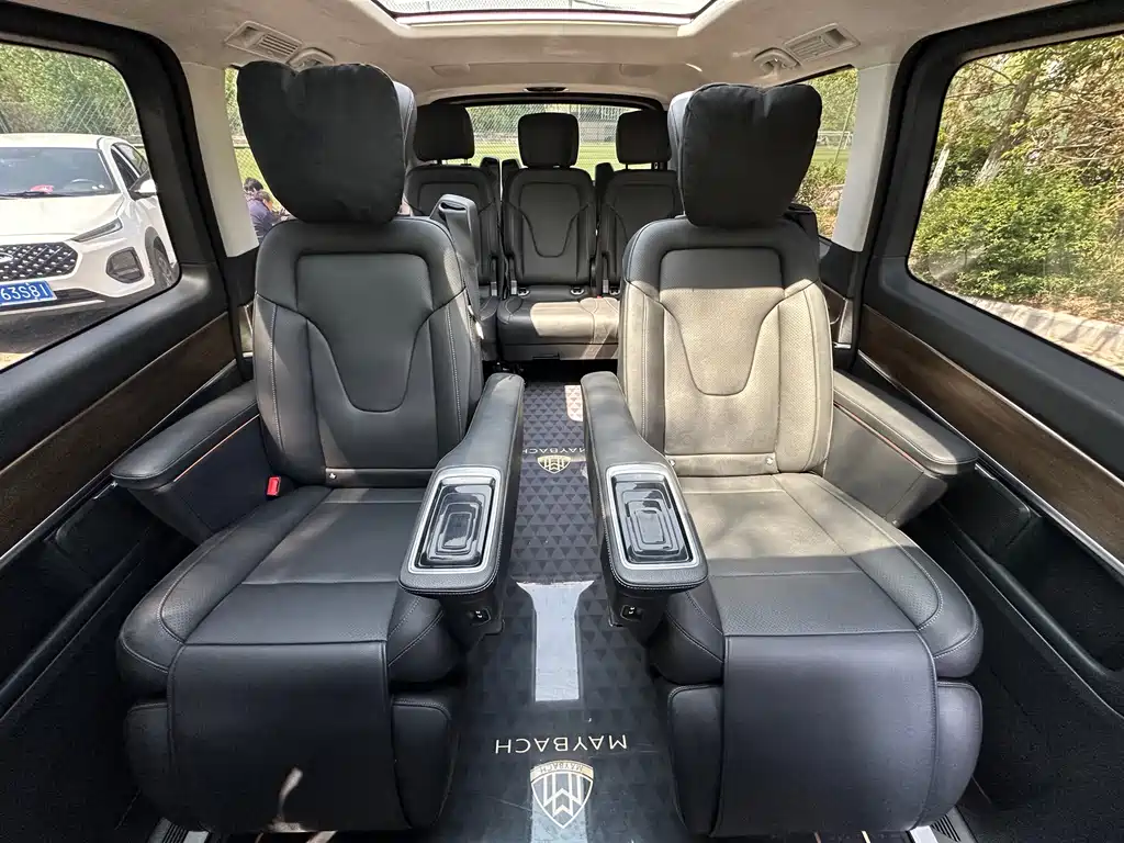 Mercedes-Benz V-Class 2022 — фото 34