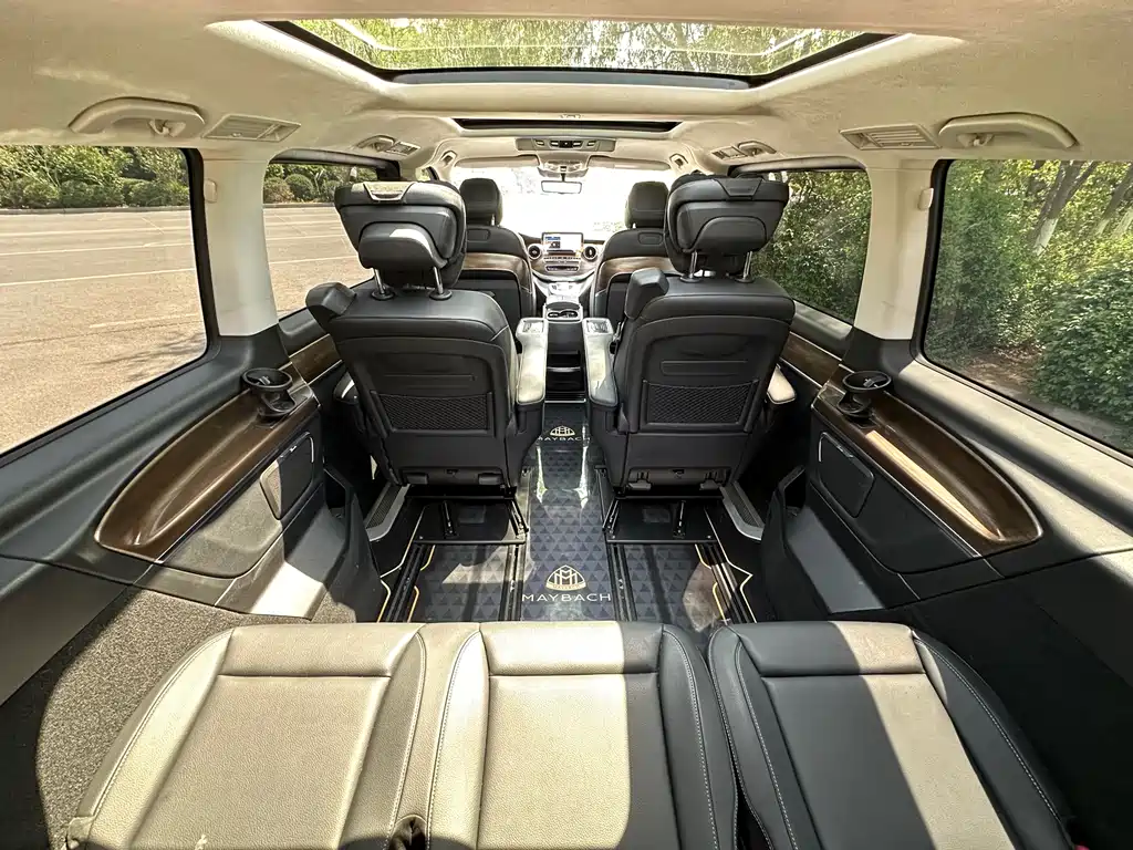 Mercedes-Benz V-Class 2022 — фото 36