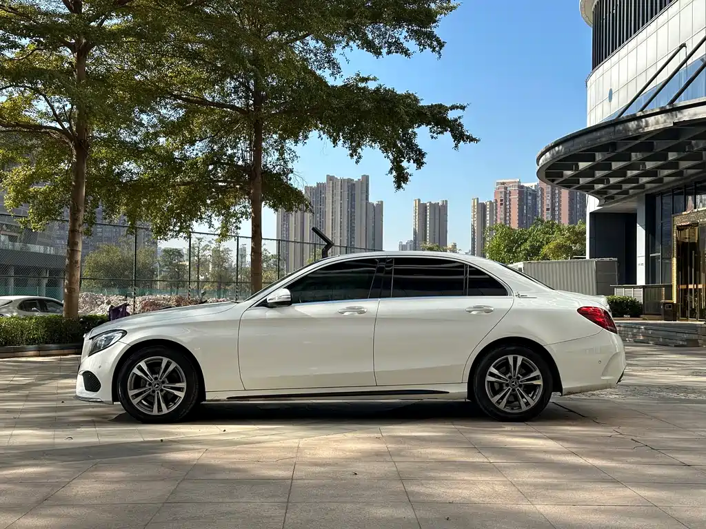 Mercedes-Benz C-Class 2018 — фото 6
