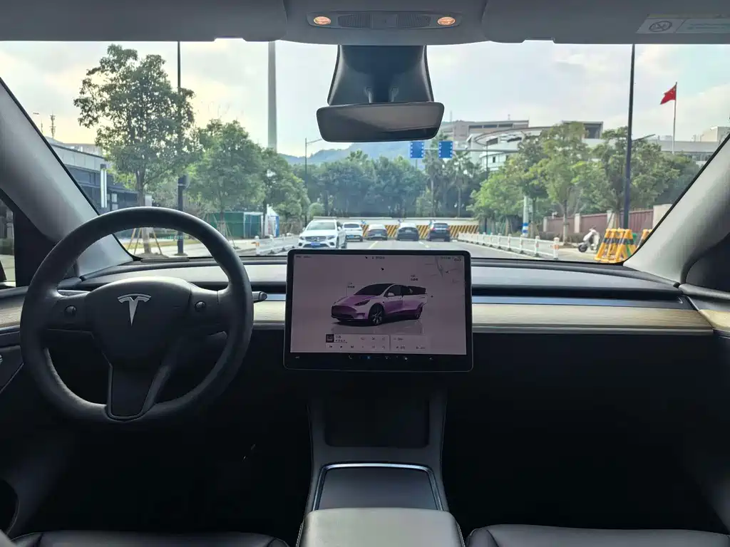 Tesla Model Y 2023 — фото 9