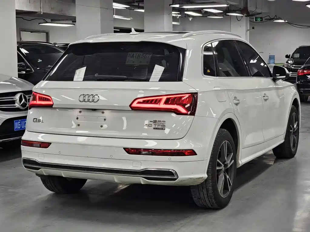 Audi Q5L 2019 — фото 4