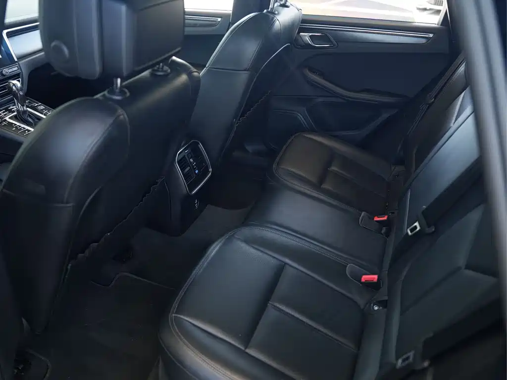 Porsche Macan 2020 — фото 13