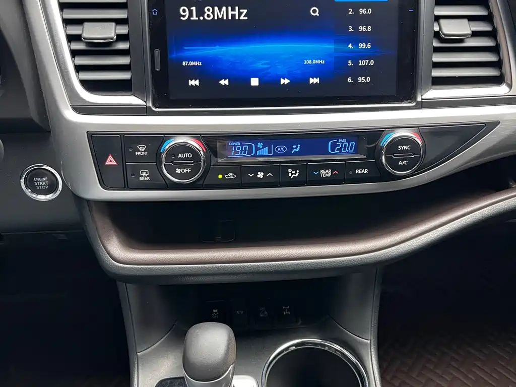 Toyota Highlander 2020 — фото 21
