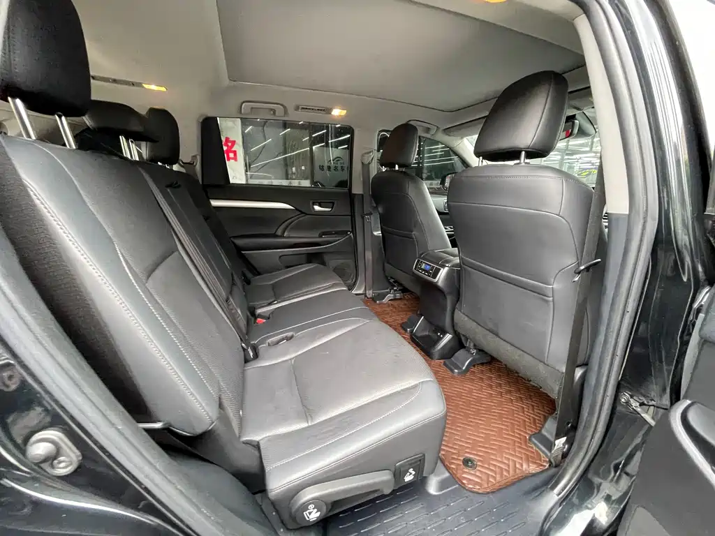 Toyota Highlander 2020 — фото 14