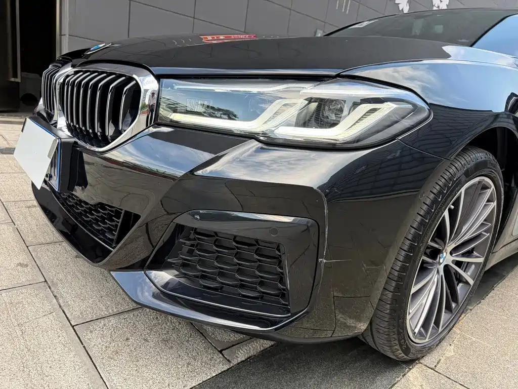 BMW 5 Series 2022 — фото 13