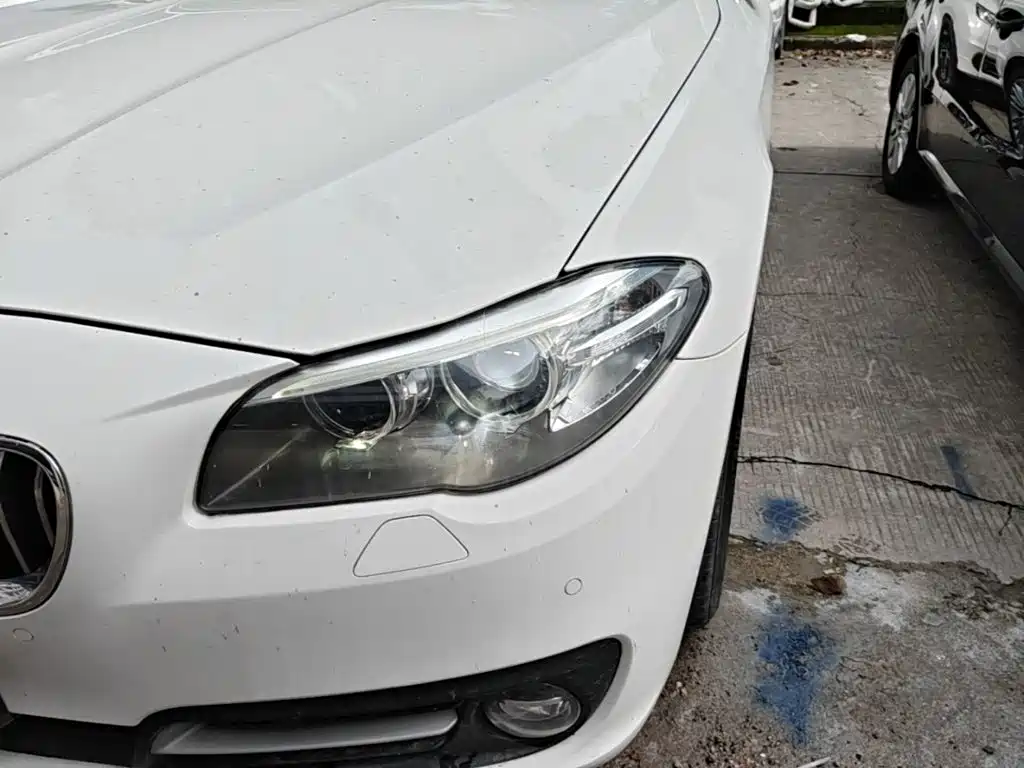 BMW 5 Series 2015 — фото 24