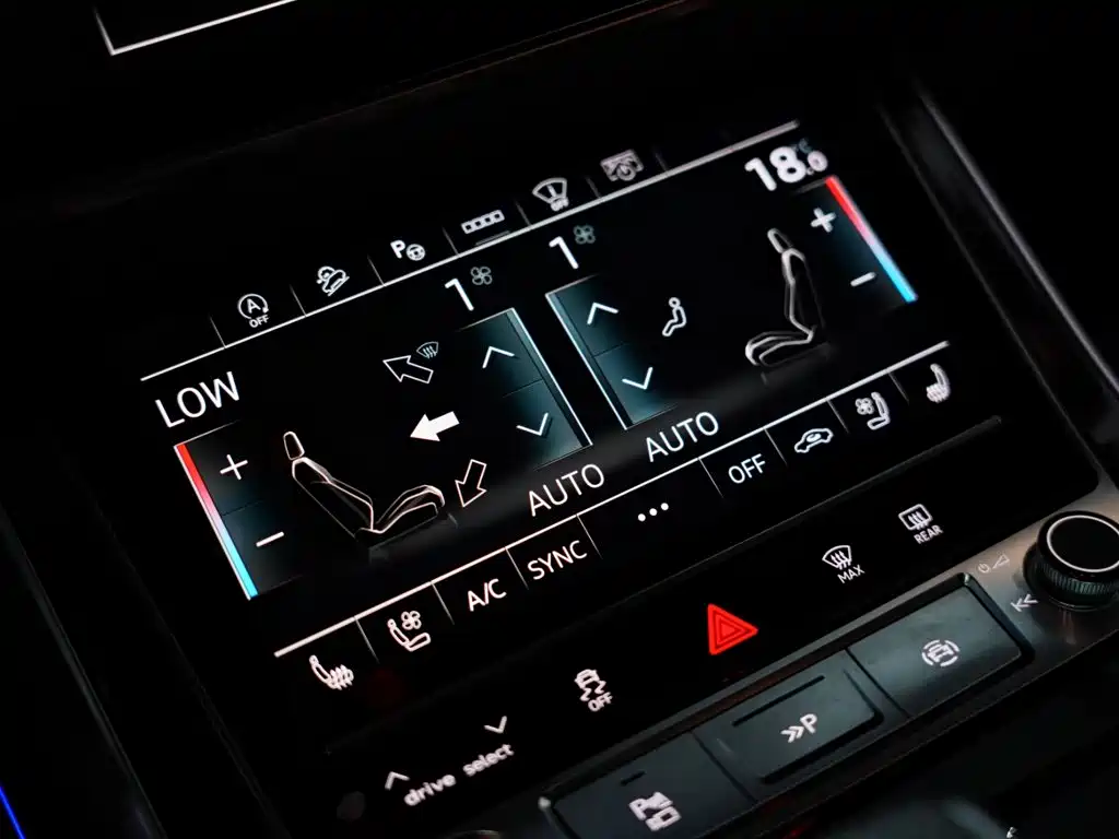 Audi RS Q8 2021 — фото 47