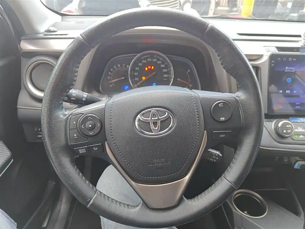 Toyota RAV4 2014 — фото 7